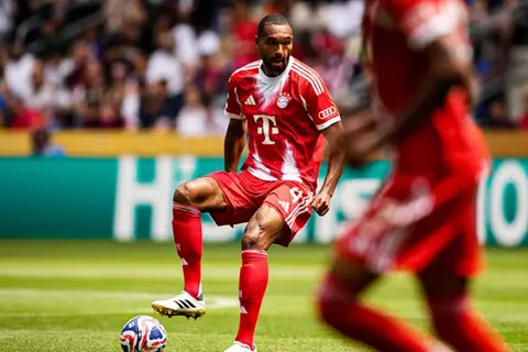 مدافع بايرن ميونخ: لم يكن مستوانا جيدًا أمام بنفيكا.. وأريد الفوز بكأس العالم للأندية